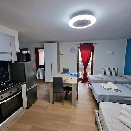 Elegante Nel Centro Storico Del Monferrato 아파트