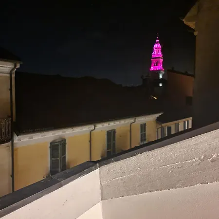 Elegante Nel Centro Storico Del Monferrato * 卡萨莱蒙费拉托